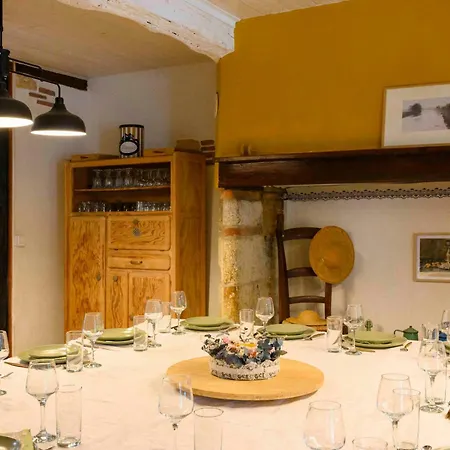Vakantiehuis Domaine La Lomanha - Premium Charming